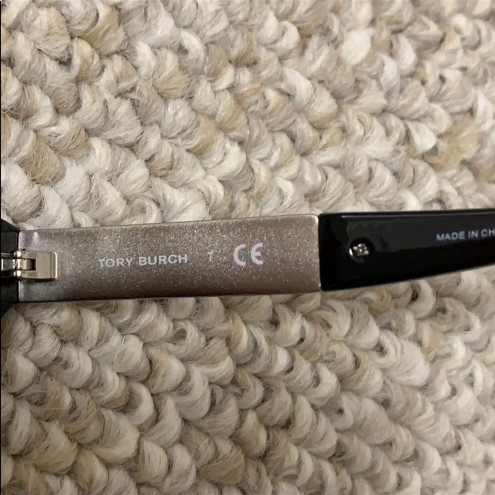 ✨Tory Burch Sunnies✨ - Picture 5 of 7